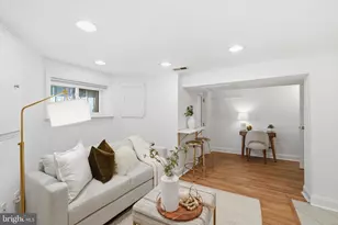1005 Irving St NW, Washington, DC 20010 - Photo 25