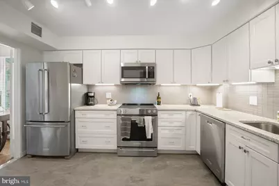 1045 31st Street NW #303, Washington, DC 20007 - Photo 5