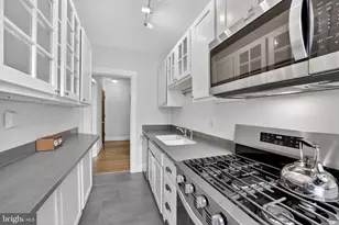 2410 20th St NW, Washington, DC 20009 - Photo 7