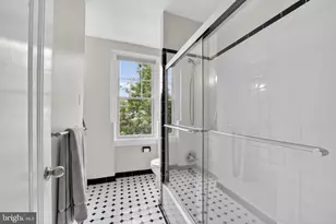 2410 20th St NW, Washington, DC 20009 - Photo 13