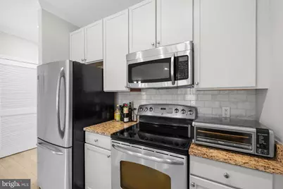 1391 Pennsylvania Avenue SE #425, Washington, DC 20003 - Photo 5