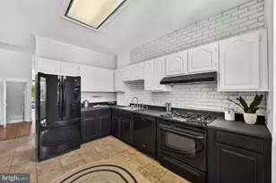 323 13th St SE, Washington, DC 20003 - Photo 13