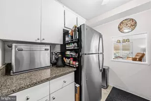 730 24th St NW, Washington, DC 20037 - Photo 9