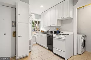 2702 Dumbarton St NW, Washington, DC 20007 - Photo 7