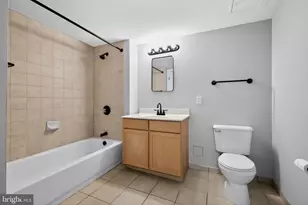800 4th St SW, Washington, DC 20024 - Photo 25