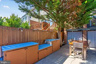 1435 A St SE, Washington, DC 20003 - Photo 17