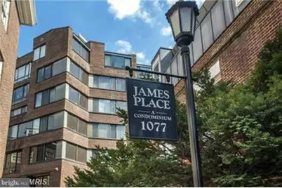 1077 30th Street NW #308, Washington, DC 20007 - Photo 1