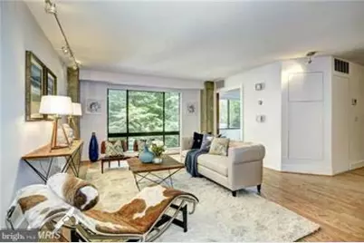 1077 30th Street NW #308, Washington, DC 20007 - Photo 3