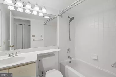 2111 Wisconsin Avenue NW #524, Washington, DC 20007 - Photo 9
