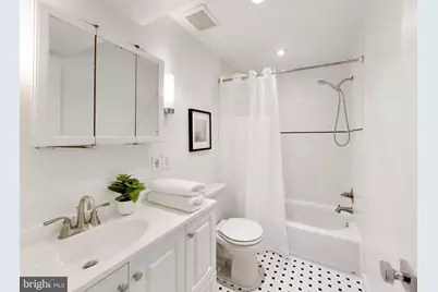 1313 Vermont Avenue NW #9, Washington, DC 20005 - Photo 17