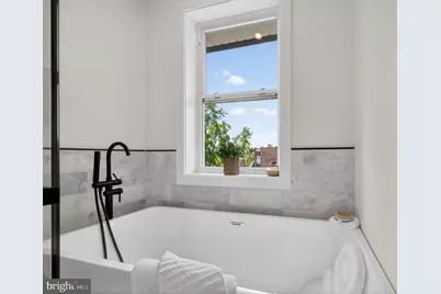 1324 Farragut Street NW, Washington, DC 20011 - Photo 37
