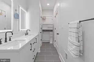 615 Irving St NW, Washington, DC 20010 - Photo 9