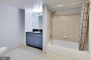 915 E St NW, Washington, DC 20004 - Photo 17