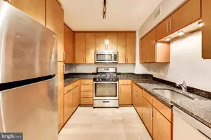 915 E St NW, Washington, DC 20004 - Photo 11
