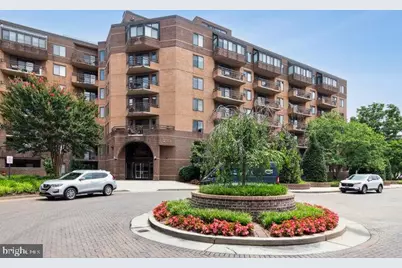 2111 Wisconsin Avenue NW #411, Washington, DC 20007 - Photo 3