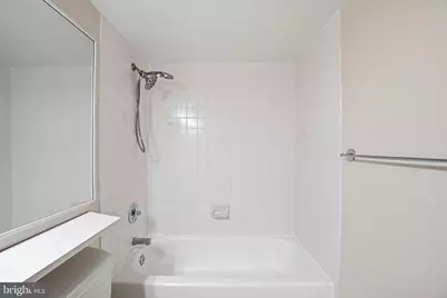 2111 Wisconsin Avenue NW #620, Washington, DC 20007 - Photo 17