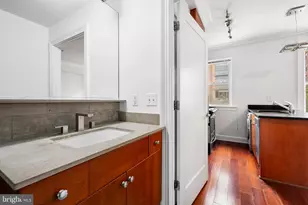 1121 24th St NW, Washington, DC 20037 - Photo 13