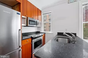 1121 24th St NW, Washington, DC 20037 - Photo 7