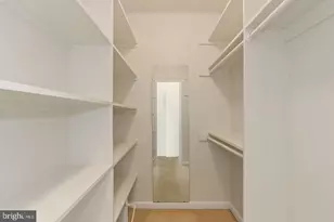4201 Cathedral Ave NW, Washington, DC 20016 - Photo 21