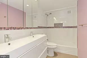 4201 Cathedral Ave NW, Washington, DC 20016 - Photo 21