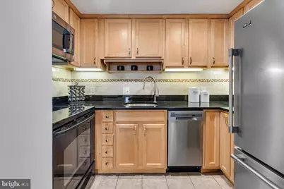 1949 Calvert Street NW #E, Washington, DC 20009 - Photo 9
