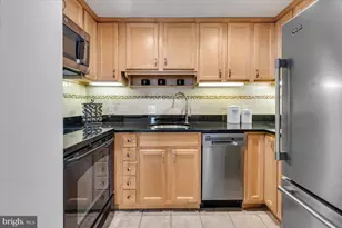 1949 Calvert St NW, Washington, DC 20009 - Photo 9