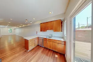 1617 C St SE, Washington, DC 20003 - Photo 3