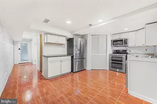 30 R St NE, Washington, DC 20002 - Photo 11