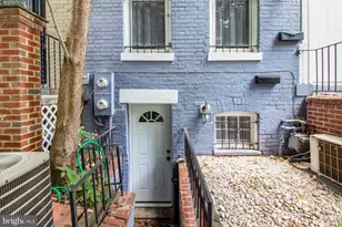 104 15th St SE, Washington, DC 20003 - Photo 1
