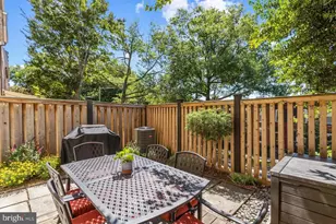 1636 Beekman Pl NW, Washington, DC 20009 - Photo 23