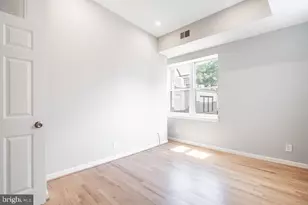 3213 M St NW, Washington, DC 20007 - Photo 9