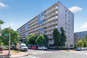 730 24th St NW, Washington, DC 20037 - Photo 1