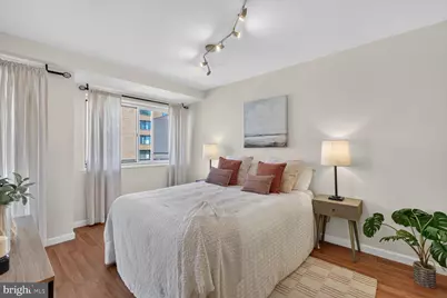 730 24th Street NW #512, Washington, DC 20037 - Photo 11