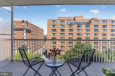 730 24th Street NW #512, Washington, DC 20037 - Photo 9