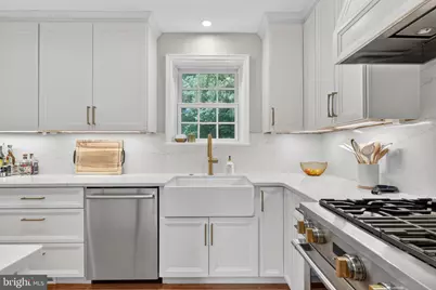 5721 Macarthur Boulevard NW, Washington, DC 20016 - Photo 15