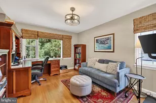 5721 MacArthur Blvd NW, Washington, DC 20016 - Photo 17