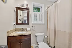 5721 MacArthur Blvd NW, Washington, DC 20016 - Photo 9