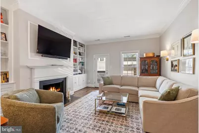 2011 Hillyer Place NW, Washington, DC 20009 - Photo 5