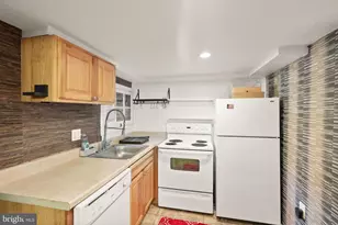 1747 Swann St NW, Washington, DC 20009 - Photo 33