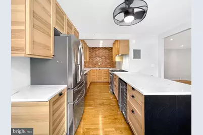 2725 39th Street NW #209, Washington, DC 20007 - Photo 9