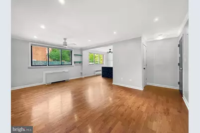 2725 39th Street NW #209, Washington, DC 20007 - Photo 5