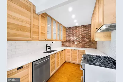 2725 39th Street NW #209, Washington, DC 20007 - Photo 3
