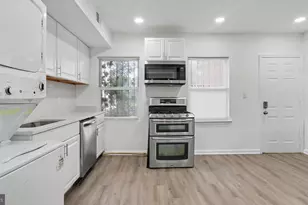 1028 Kenyon St NW, Washington, DC 20010 - Photo 5