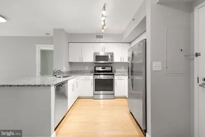 1000 New Jersey Avenue SE #728, Washington, DC 20003 - Photo 7
