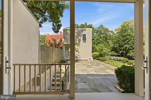 401 11th St SE, Washington, DC 20003 - Photo 13