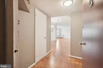 2500 Q Street NW #504, Washington, DC 20007 - Photo 3