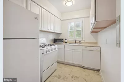 2500 Q Street NW #504, Washington, DC 20007 - Photo 9
