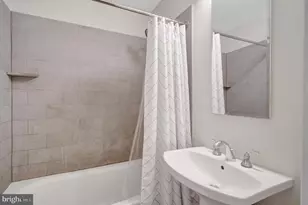 1121 24th St NW, Washington, DC 20037 - Photo 9