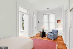 301 12th St SE, Washington, DC 20003 - Photo 29