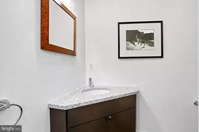 301 12th Street SE, Washington, DC 20003 - Photo 19